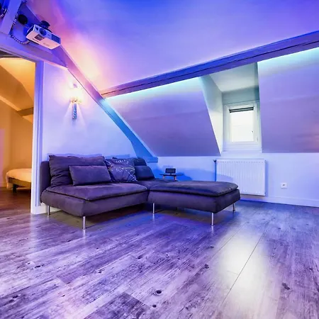 The Grey House * הונפלר