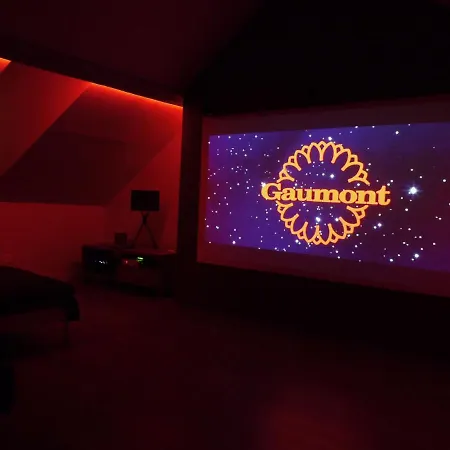 בית נופש The Grey House *