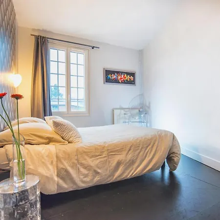 The Grey House Nyaraló *