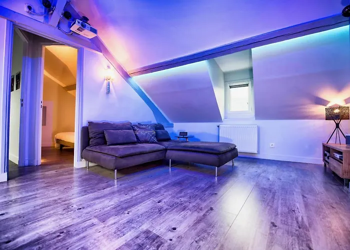 The Grey House * Ονφλέρ